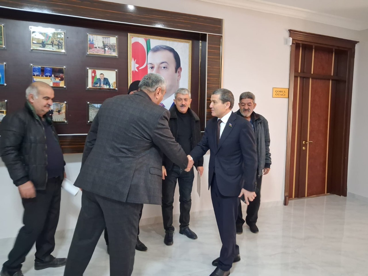 Millət vəkili vətəndaşlarla növbəti görüşünü keçirdi - FOTOLAR